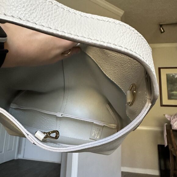 Banana Republic Mini Slouchy Vida Leather Bag In White - EXCELLENT Condition! - Picture 9 of 13